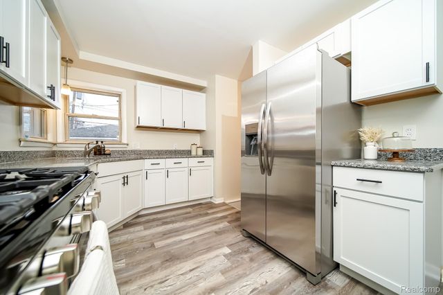 15481 Drake Street, Southgate, MI 48195