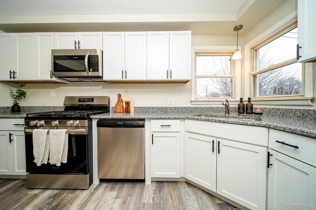 15481 Drake Street, Southgate, MI 48195