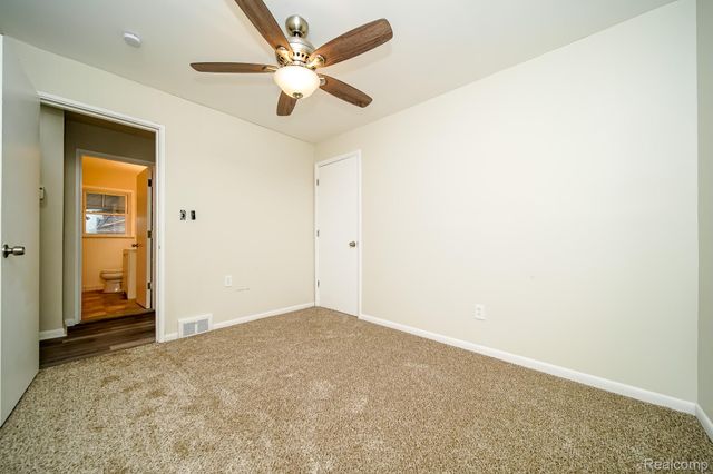 15481 Drake Street, Southgate, MI 48195