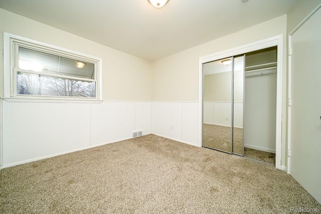 15481 Drake Street, Southgate, MI 48195