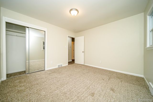 15481 Drake Street, Southgate, MI 48195