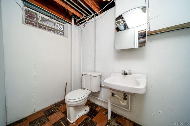 15481 Drake Street, Southgate, MI 48195