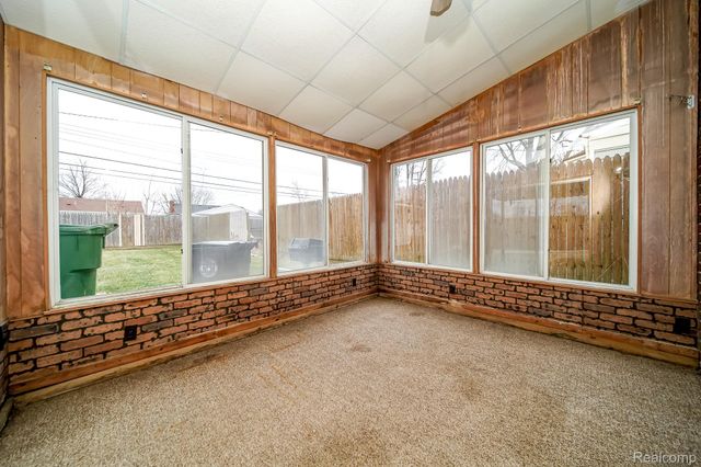 15481 Drake Street, Southgate, MI 48195