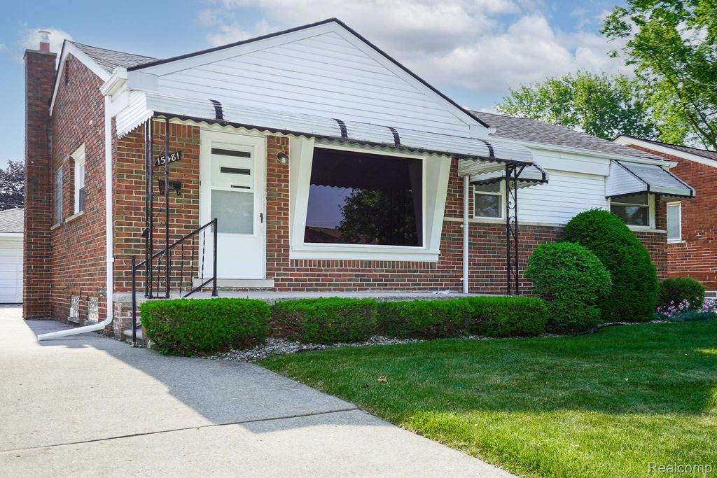 15481 Drake Street, Southgate, MI 48195