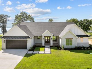 22405 Blue Water Rd, Chandler, TX 75758