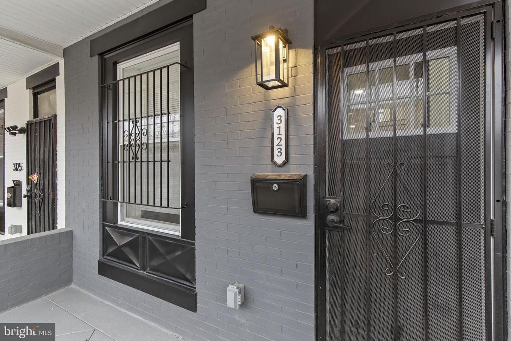 3123 MCELDERRY ST, Baltimore, MD 21205