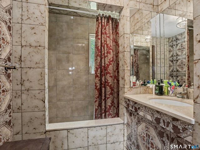 59 South Lake Shore Drive, Brookfield, CT 06804
