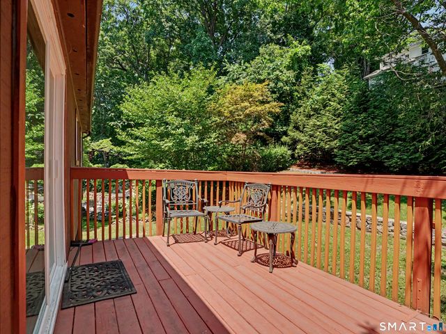 59 South Lake Shore Drive, Brookfield, CT 06804