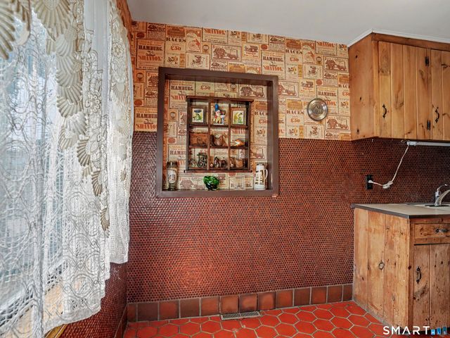 59 South Lake Shore Drive, Brookfield, CT 06804