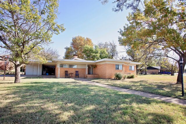 1400 Brazos St, Graham, TX 76450