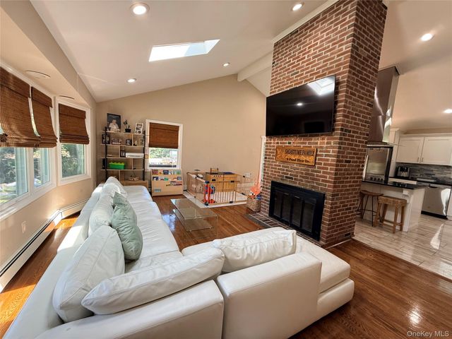 6 Pond View Drive, Wading River, NY 11792
