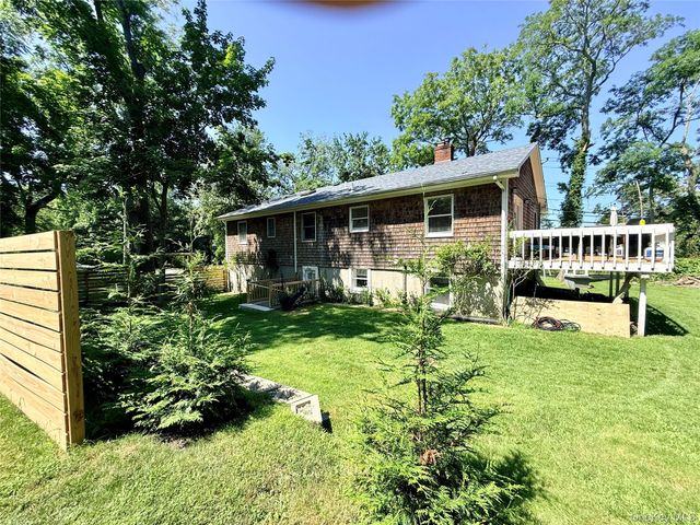 6 Pond View Drive, Wading River, NY 11792