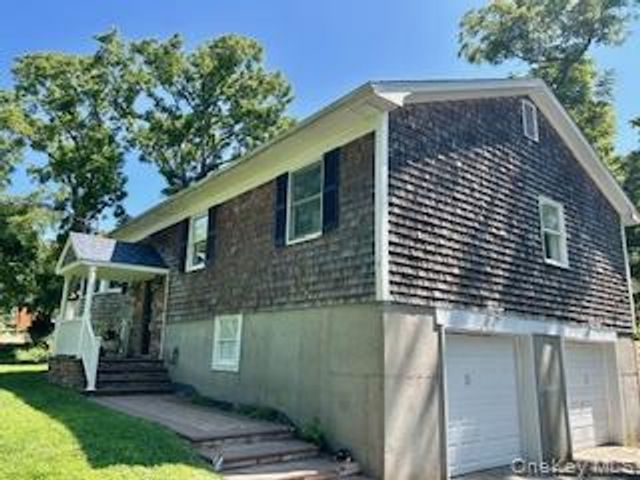 6 Pond View Drive, Wading River, NY 11792