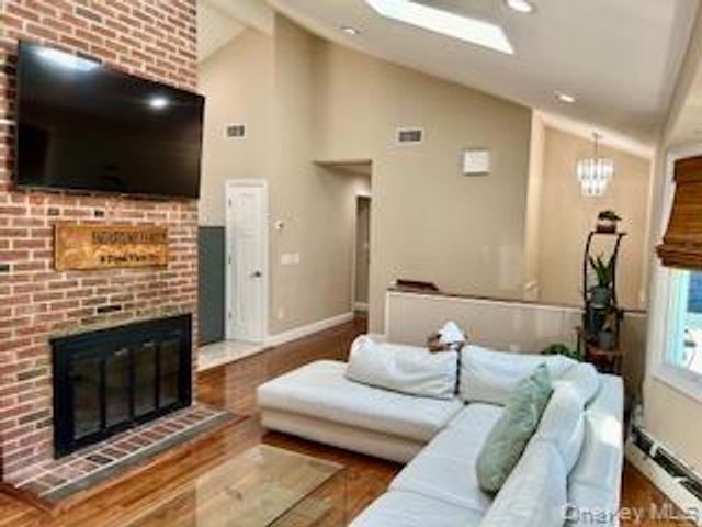 6 Pond View Drive, Wading River, NY 11792