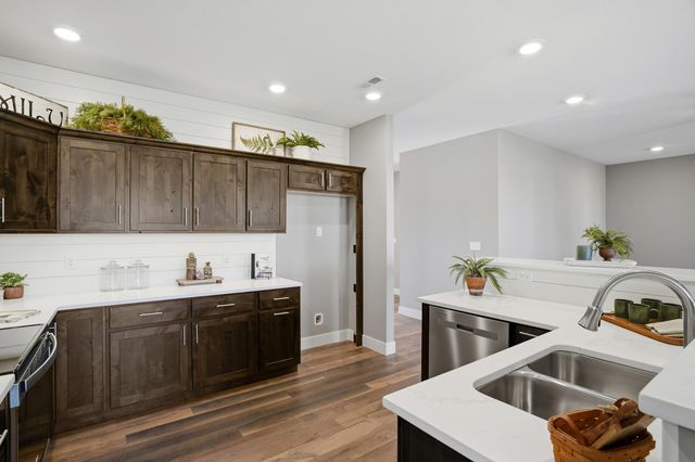 16640 KLINTON DR, Boonville, MO 65233