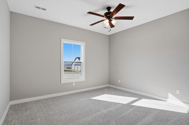 16640 KLINTON DR, Boonville, MO 65233