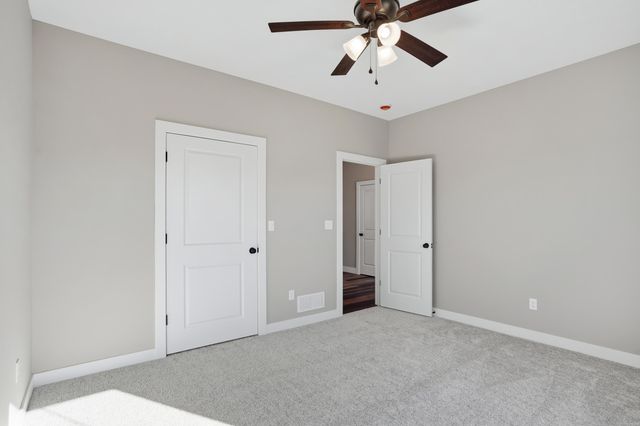 16640 KLINTON DR, Boonville, MO 65233