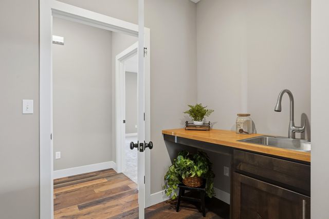 16640 KLINTON DR, Boonville, MO 65233