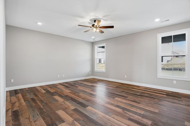 16640 KLINTON DR, Boonville, MO 65233