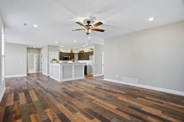 16640 KLINTON DR, Boonville, MO 65233