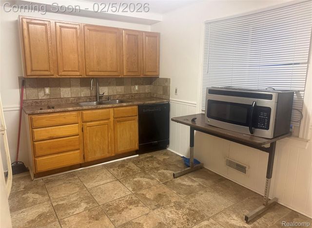 315 Biltmore Street, Inkster, MI 48141