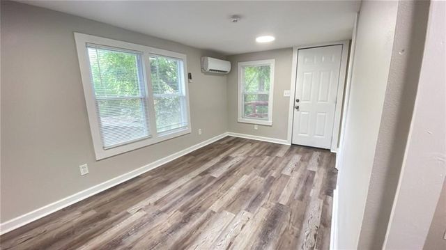 807 S Hardy Avenue, Independence, MO 64053