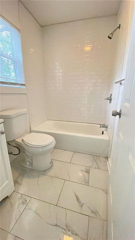 807 S Hardy Avenue, Independence, MO 64053