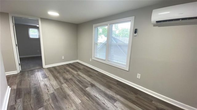 807 S Hardy Avenue, Independence, MO 64053