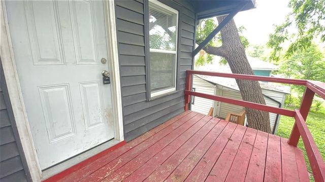 807 S Hardy Avenue, Independence, MO 64053