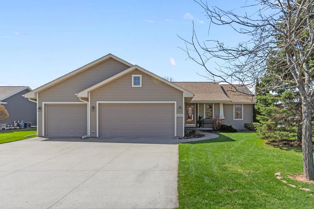 W6181 SHERWOOD POINT DRIVE, Greenville, WI 54942