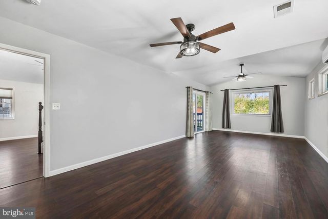 3031 DASHIELL RD, Falls Church, VA 22042