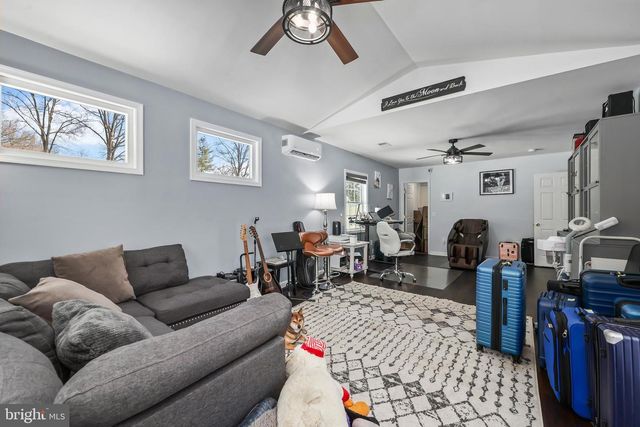 3031 DASHIELL RD, Falls Church, VA 22042