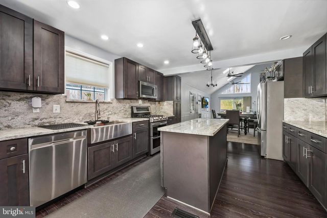 3031 DASHIELL RD, Falls Church, VA 22042