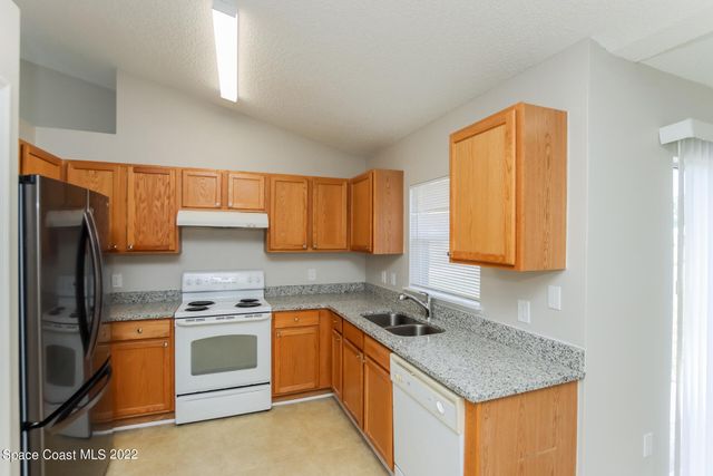 933 Carver Road SE, Palm Bay, FL 32909