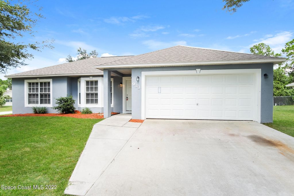 933 Carver Road SE, Palm Bay, FL 32909