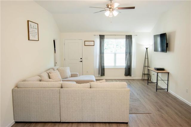 727 Bluff Road, Jesup, GA 31545