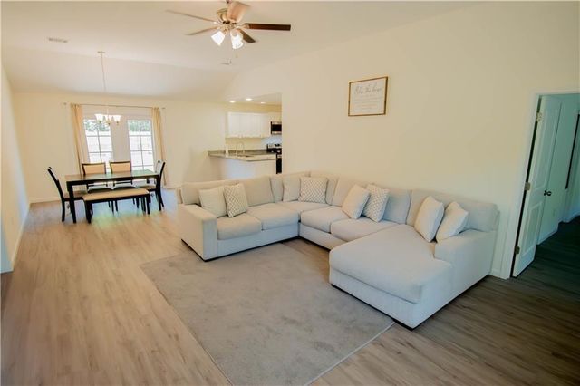 727 Bluff Road, Jesup, GA 31545