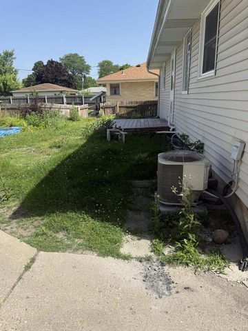 3631 S 82nd STREET, Milwaukee, WI 53220