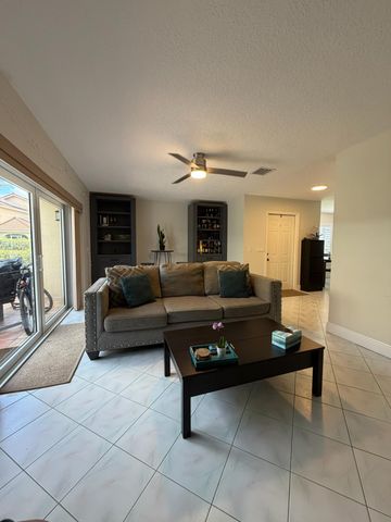 699 Deer Creek Corona Way, Deerfield Beach, FL 33442