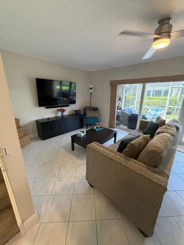 699 Deer Creek Corona Way, Deerfield Beach, FL 33442