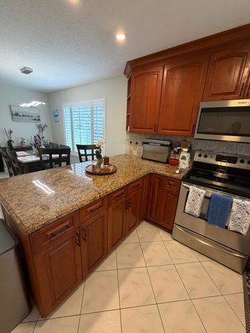 699 Deer Creek Corona Way, Deerfield Beach, FL 33442