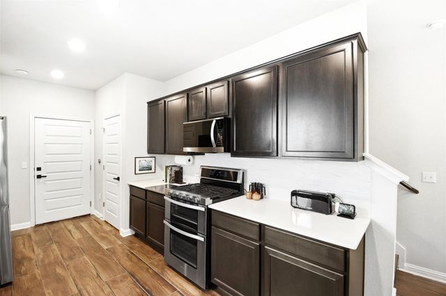 7706 Mandela BND, Austin, TX 78744