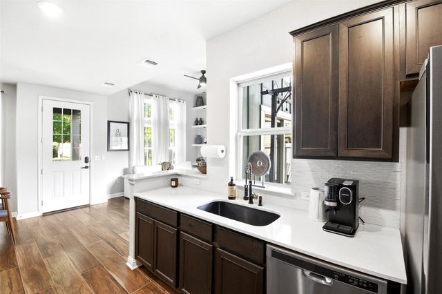 7706 Mandela BND, Austin, TX 78744
