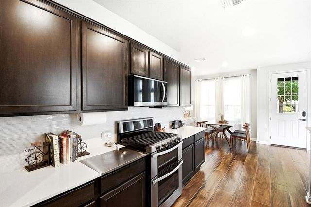 7706 Mandela BND, Austin, TX 78744