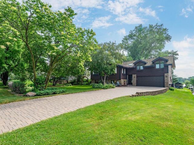 1519 14th Avenue NW, New Brighton, MN 55112