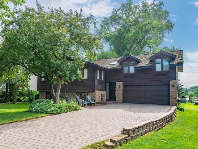 1519 14th Avenue NW, New Brighton, MN 55112