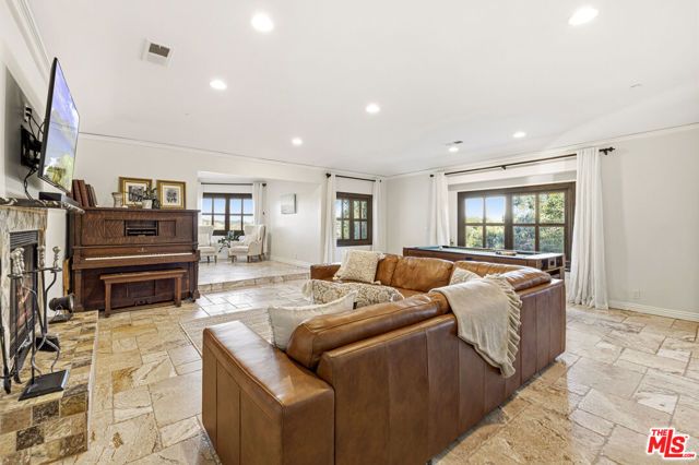 23911 Homezell Drive, West Hills (los Angeles), CA 91304