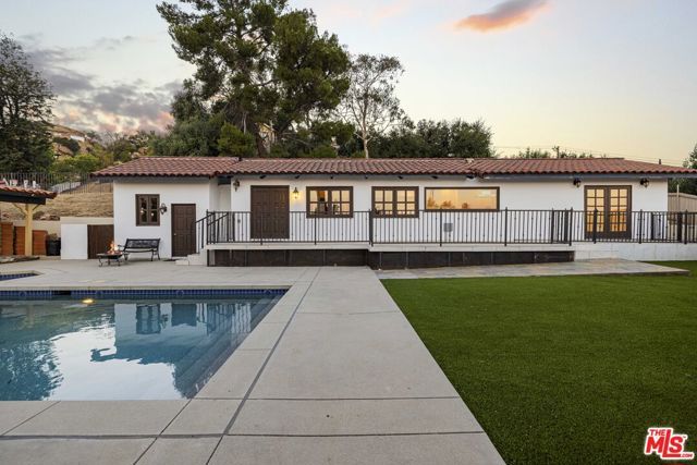23911 Homezell Drive, West Hills (los Angeles), CA 91304