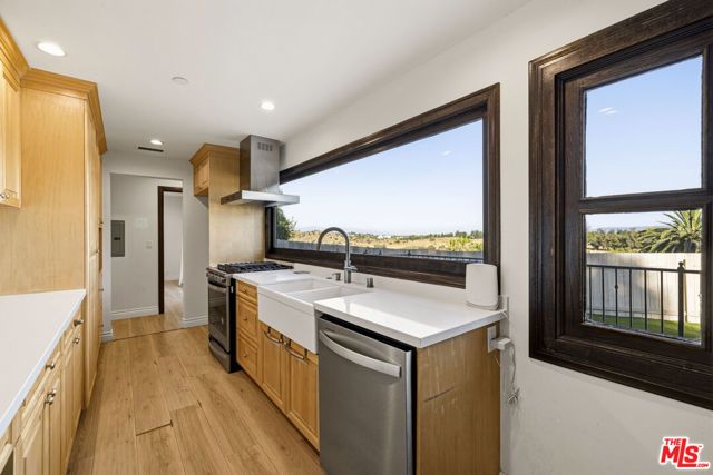 23911 Homezell Drive, West Hills (los Angeles), CA 91304