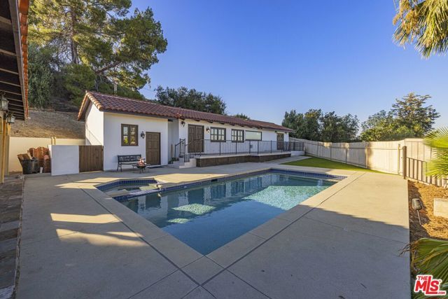 23911 Homezell Drive, West Hills (los Angeles), CA 91304